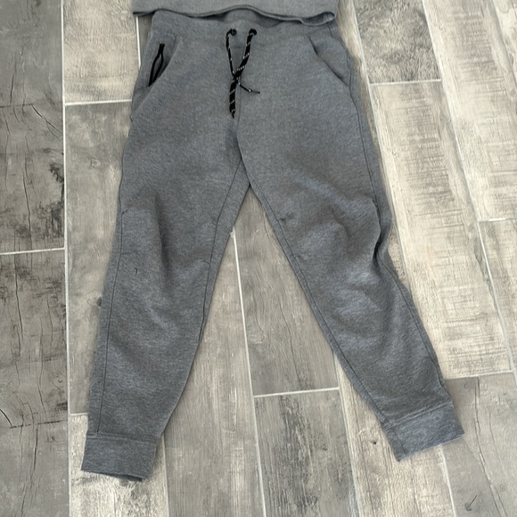 GAP DIT PERFORMANCE MWN SWEAT SUIT - Picture 3 of 7